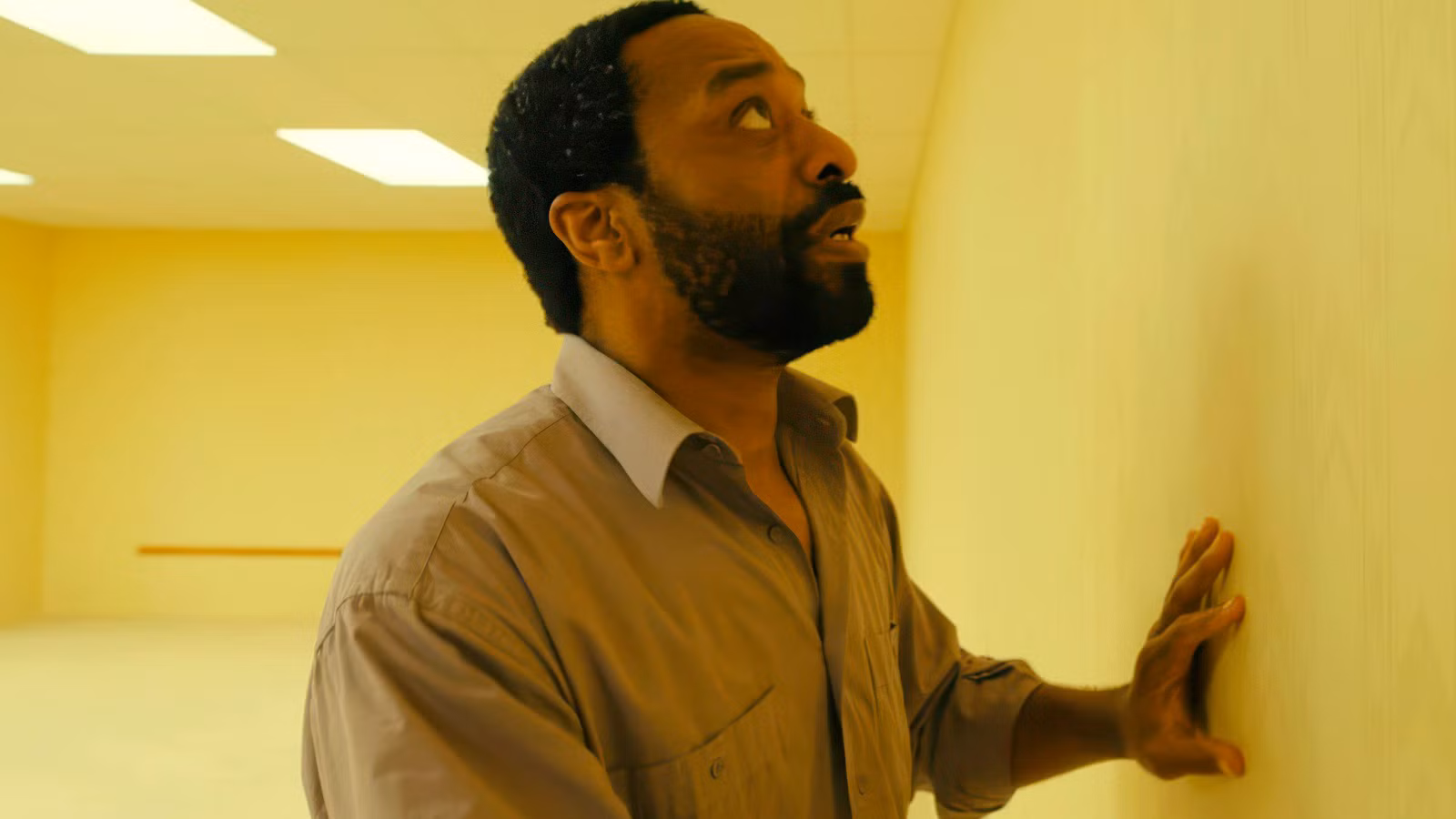 El final salvaje de Backrooms y el destino de Clark explicados por el director Kane Parsons