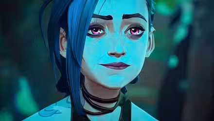 Jinx con una leve sonrisa en Arcano