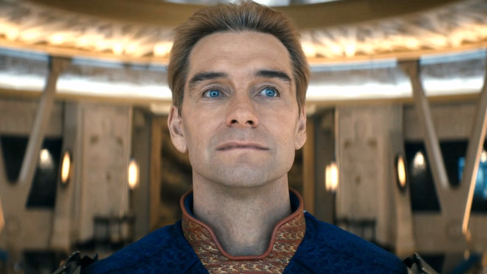 Homelander de pie en la Torre Vought en la temporada 5 de The Boys