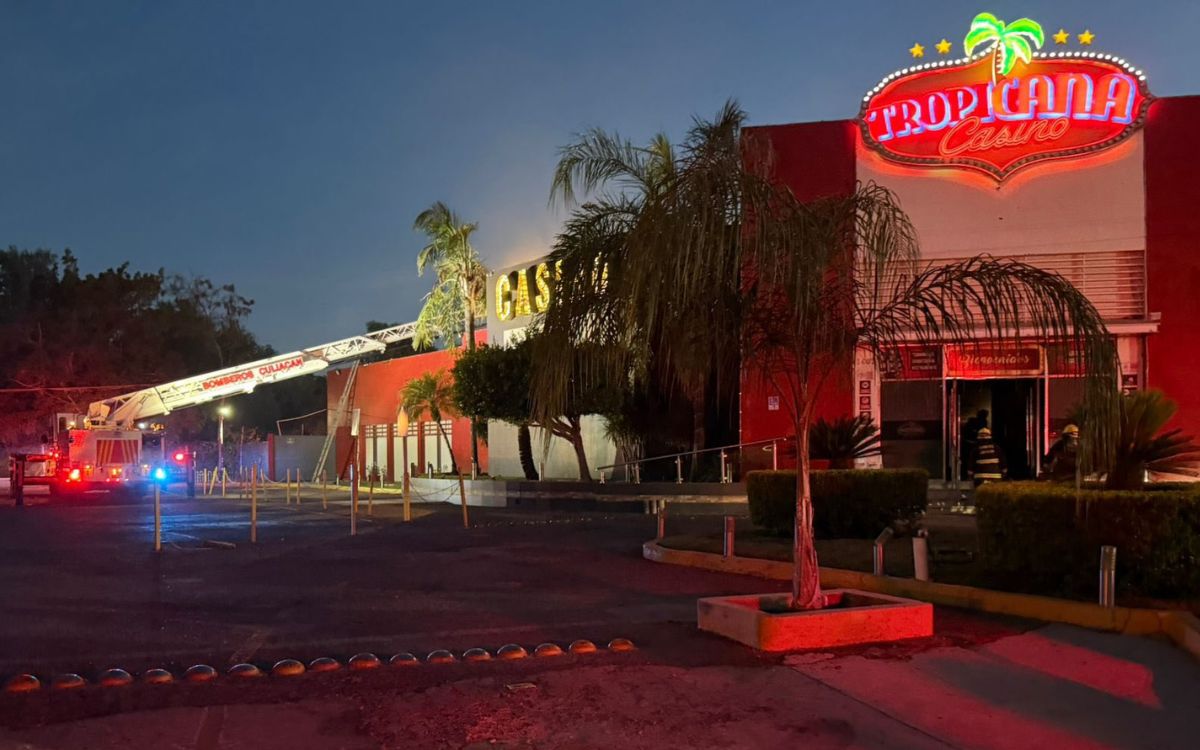 Presunto ataque con artefactos explosivos caseros termina en incendio en casino de Culiacán