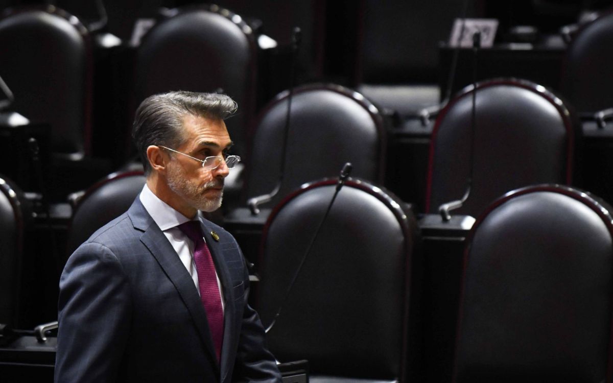 Sergio Mayer renuncia a Morena y partido lo veta de cualquier candidatura