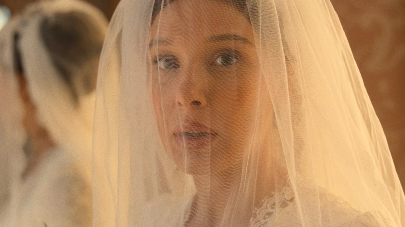 Sherlock de Henry Cavill es oficialmente el próximo misterio de Millie Bobby Brown en el primer tráiler de Enola Holmes 3