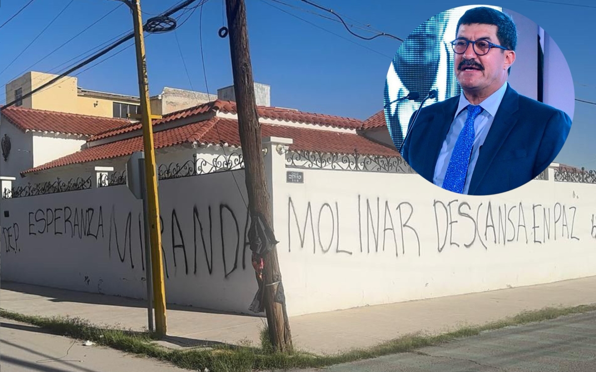 Vandalizan casa del senador Javier Corral; dejan arreglo funerario