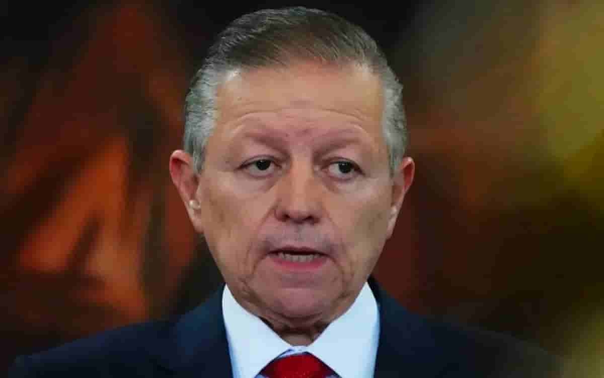 ¿Rubén Rocha Moya aún tiene fuero tras pedir licencia?