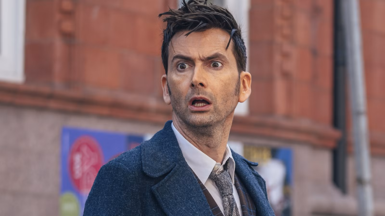 El personaje de David Tennant revelado en las primeras fotos del misterio del asesinato en 6 partes de Hulu