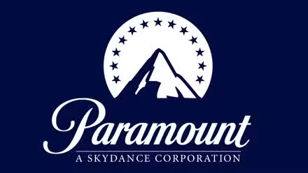 El logotipo de Paramount Skydance Corporation sobre un fondo azul