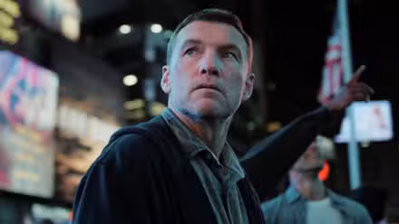 Sam Worthington como David Burroughs en el episodio 102 de Te encontraré