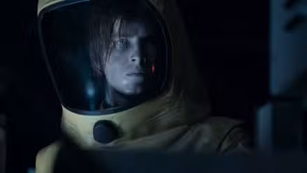 Louis Hofmann como Jonas Kahnwald en La oscuridad