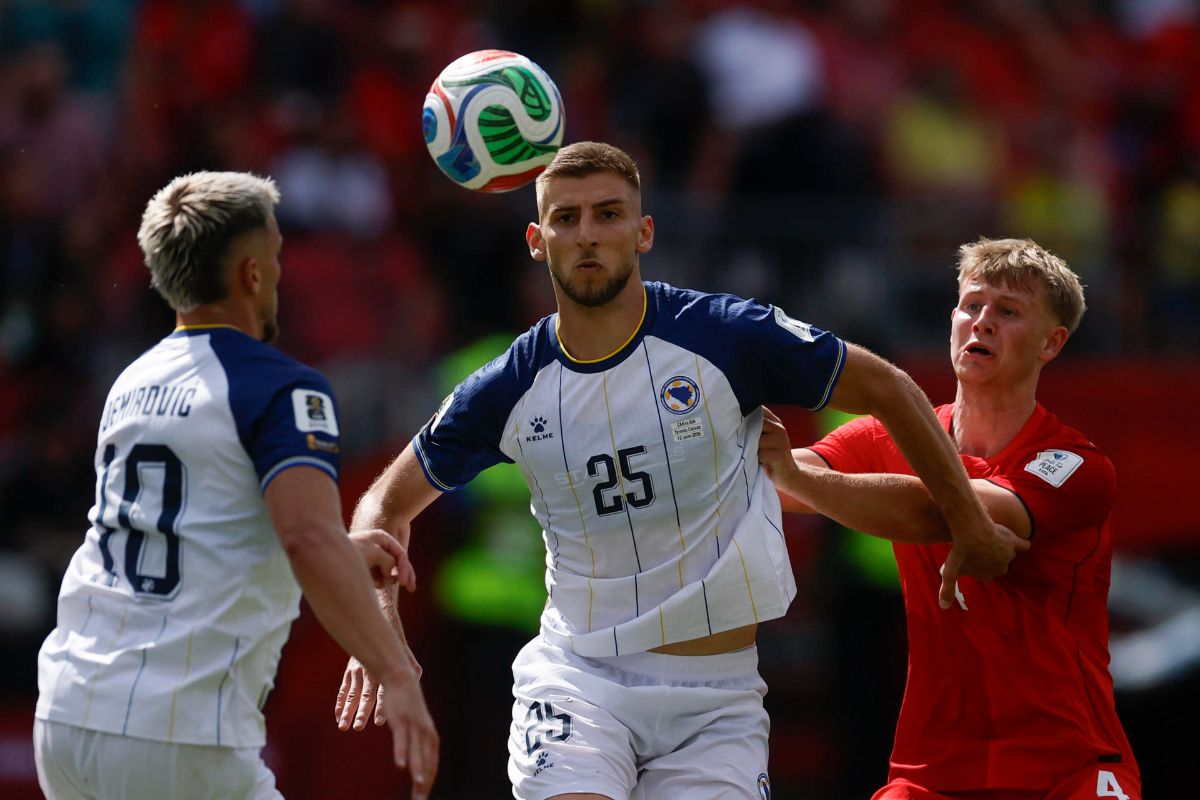 A Canadá le sobran ganas pero le falta fútbol ante Bosnia y Herzegovina (1-1)