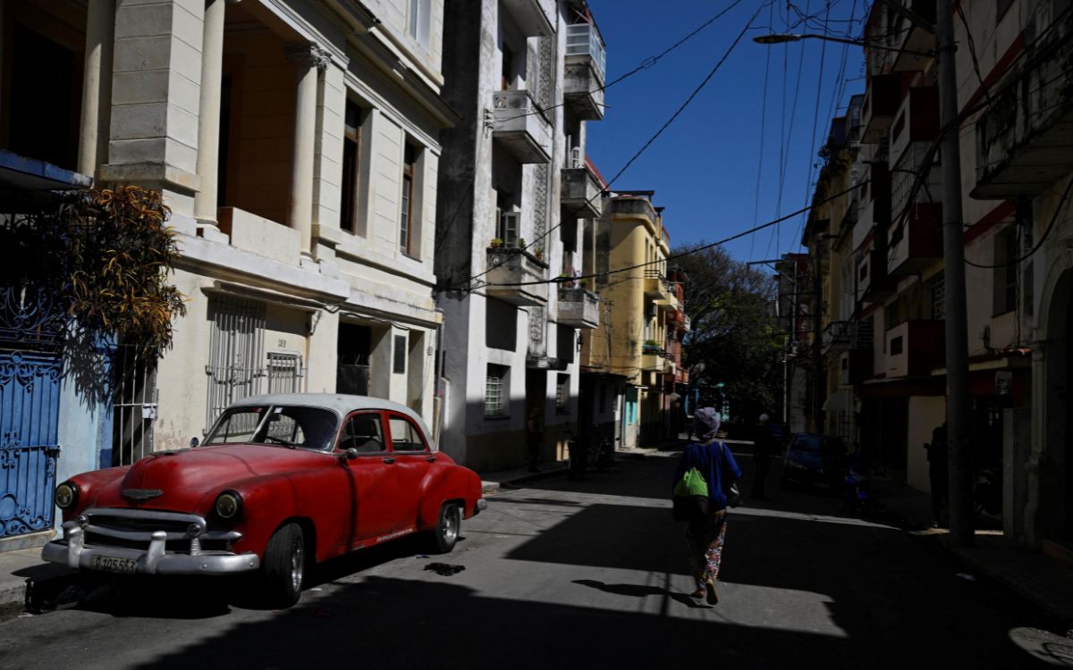 Cuba aprueba reformas hacia una mayor economía de mercado
