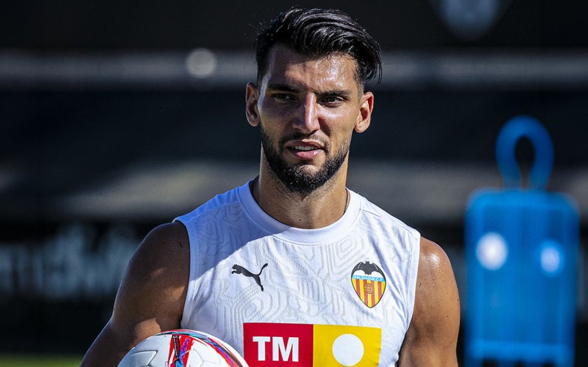 El futbolista español Rafa Mir es condenado por agresión sexual y lesiones