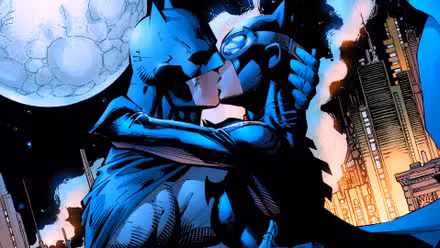 Batman besando a Catwoman en el cómic HUSH de Jim Lee