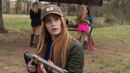 Jaime Ray Newman en The Hunting Wives temporada 1