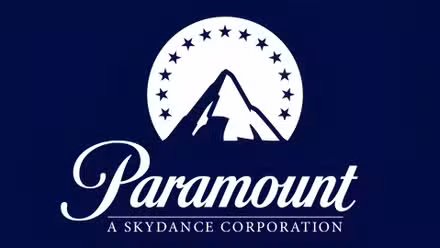 el-logotipo-de-paramount-skydance-corporation-sobre-un-fondo-azul