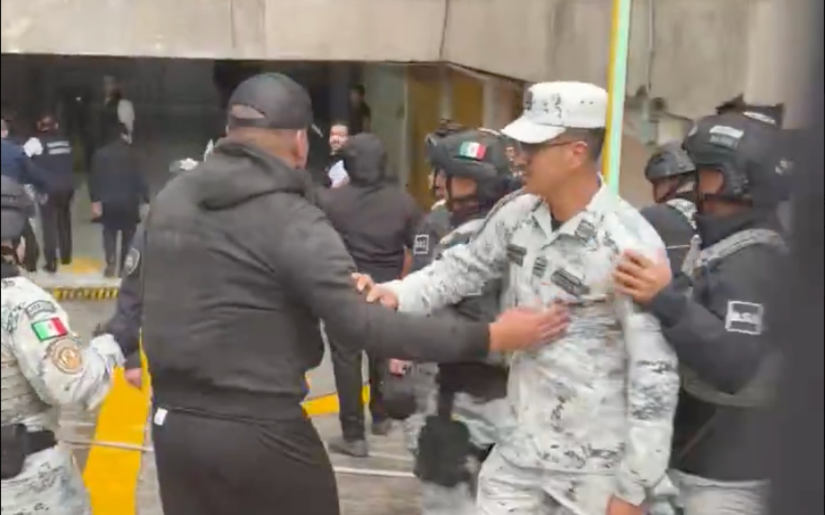 Guardia Nacional y Protección Federal desalojan plantón 'trans' en salones de Gobernación