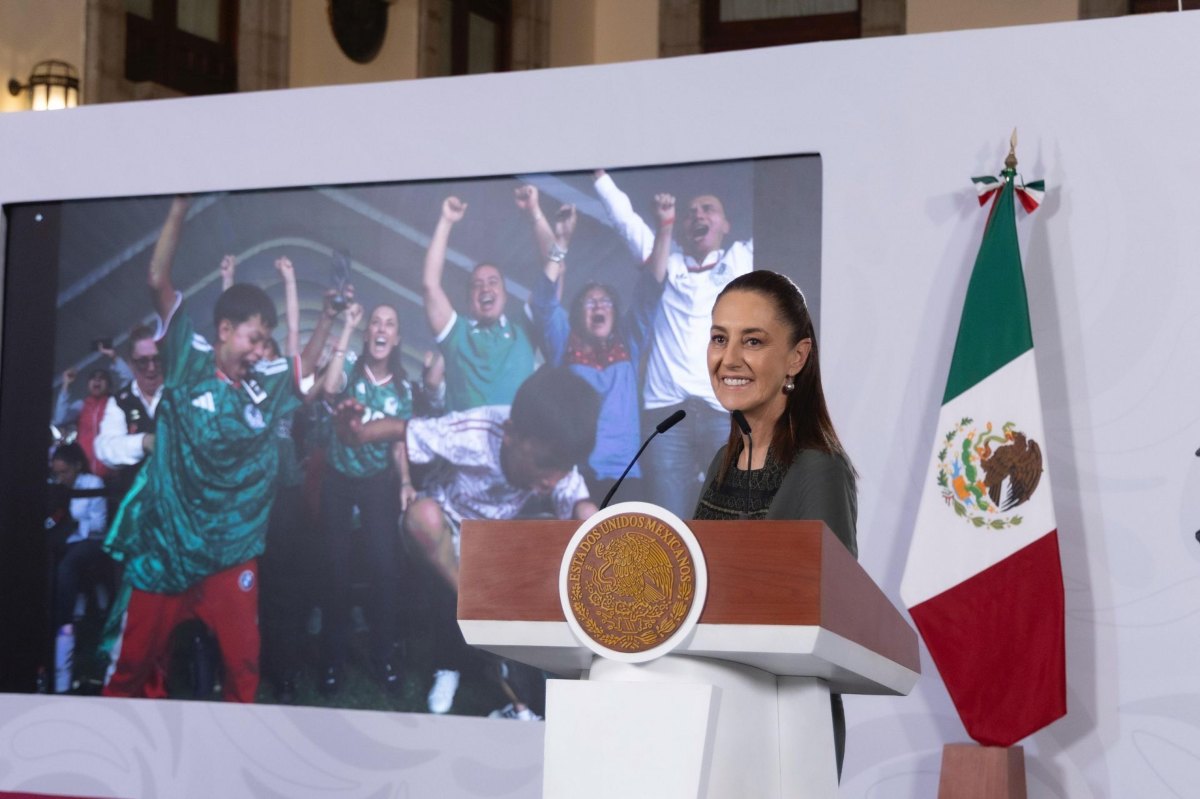 La mañanera de Sheinbaum | 'Ayer hubo quien quiso mostrar otra imagen de México', dijo la Presidenta