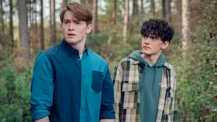 Kit Connor y Joe Locke, como Nick y Charlie, en un episodio de Heartstopper