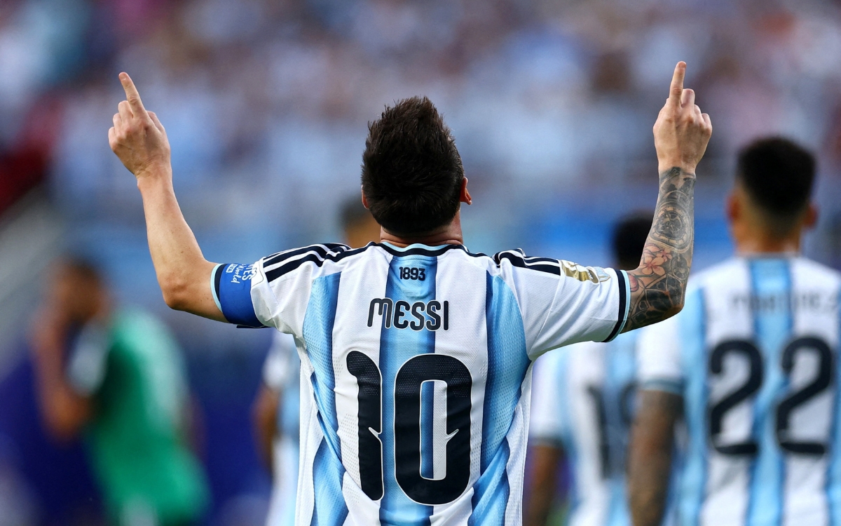 Lula bromea con 'contratar a Messi' para Brasil