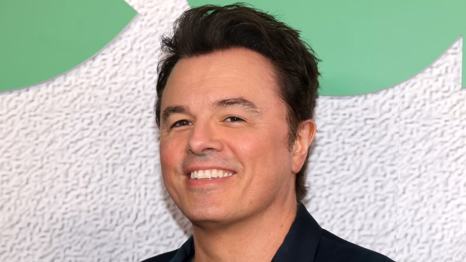 Peacock confirma la nueva adaptación televisiva de la exitosa serie de libros de ciencia ficción y fantasía Dungeon Crawler Carl de Seth MacFarlane