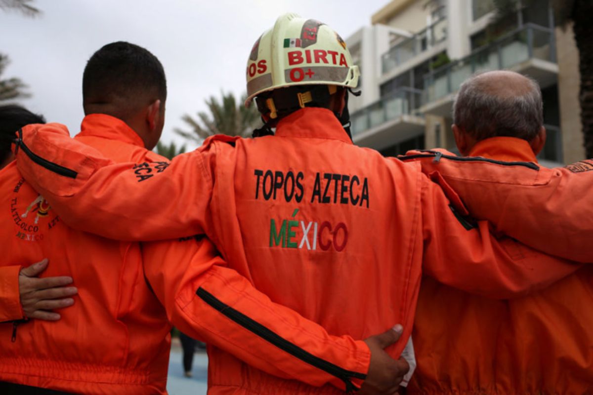 Topos Azteca viaja a Venezuela para apoyar labores de rescate