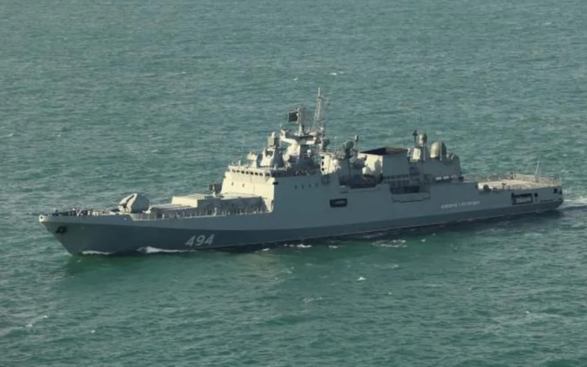 Un buque de guerra ruso efectúo disparos de advertencia contra yate inglés en el canal de la Mancha