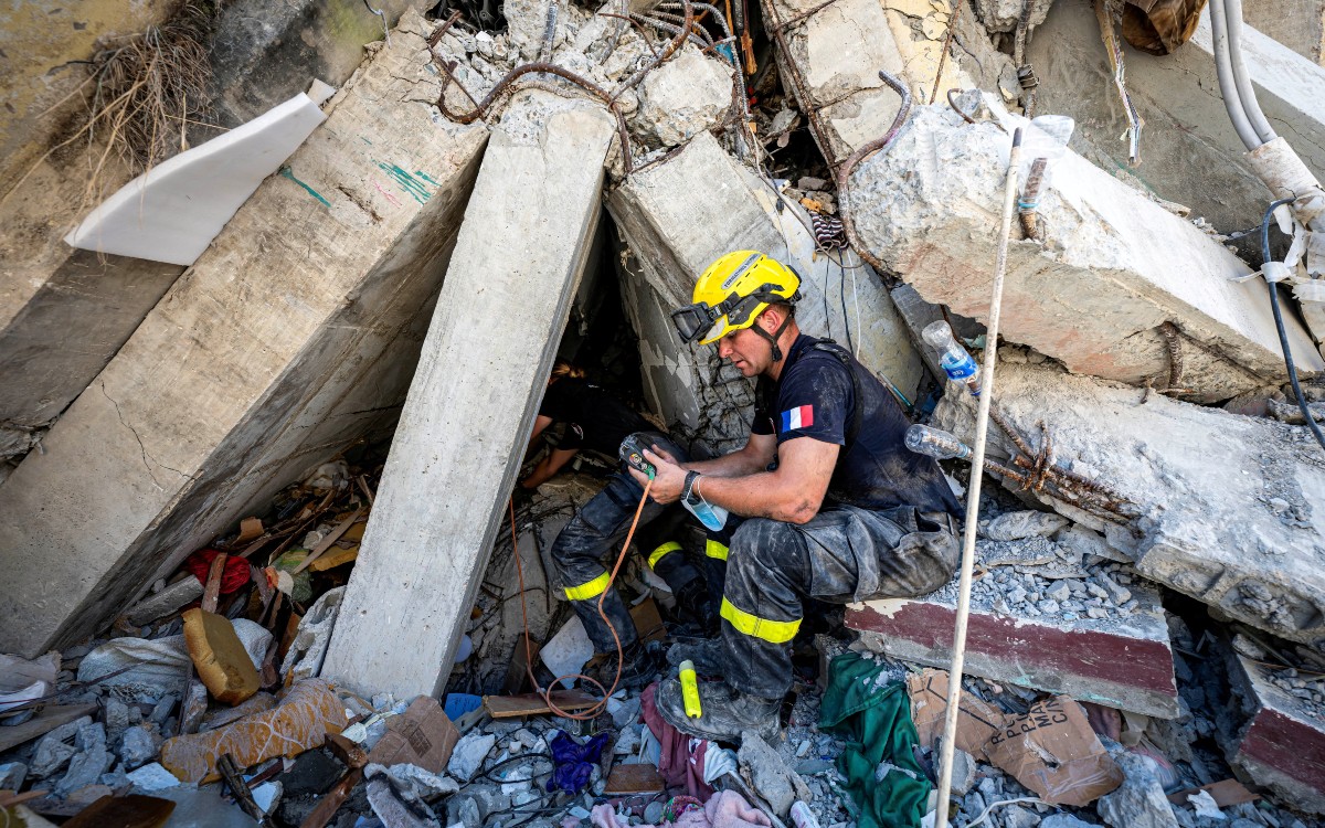 Venezuela: suman más de mil 700 muertos por el doble terremoto; suspende traslado de periodistas