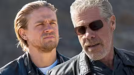 Montaje de primeros planos de Sons of Anarchy Clay y Jax