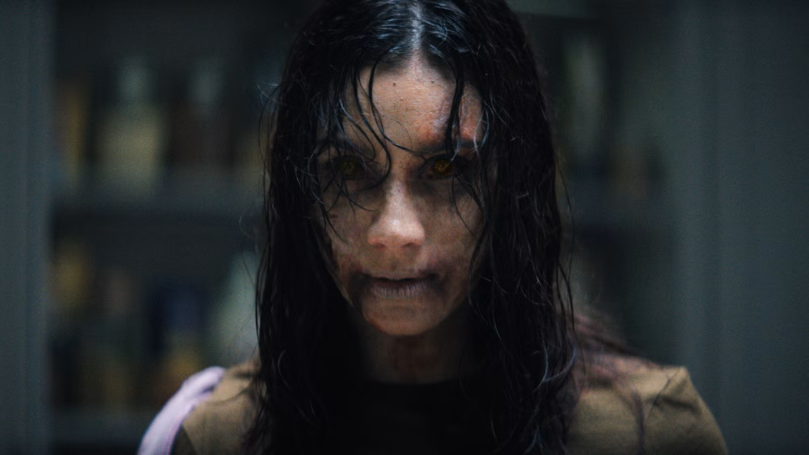 Revisión de Evil Dead Burn: la franquicia de terror brutal de Sam Raimi nunca ha sido tan desagradable