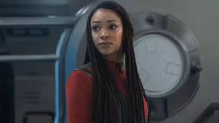 Sonequa Martin Green como Capitán Burnham