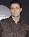 Foto de cabeza de Jake Lacy en el estreno de la nueva serie de Hulu, High Fidelity 
