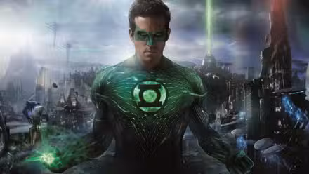 Ryan Reynolds como Hal Jordan en Linterna Verde