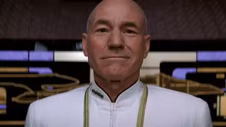 Capitán Picard sonriendo