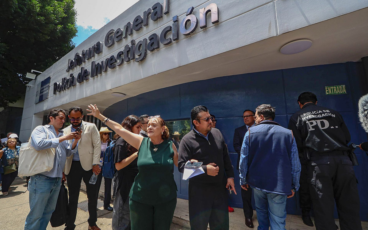 Aristegui en Vivo: Cerrarán todas las escuelas militarizadas; despojos en la CDMX; Kia invertirá 649 mdd (30/07/2026)