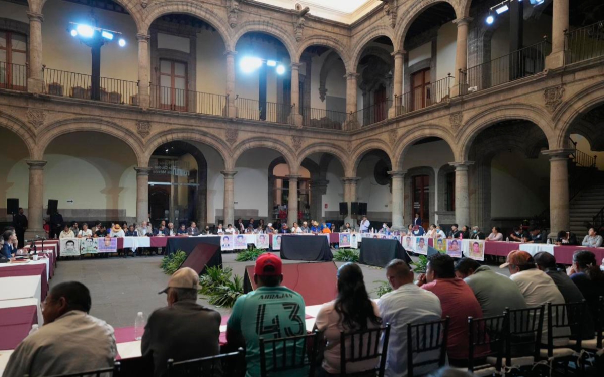 CNDH exculpa al Ejército y revictimiza a las familias: Padres de los 43 normalistas desaparecidos