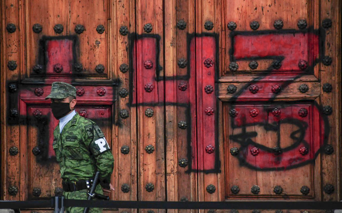 CNDH rechaza haber exonerado al Ejército en caso Ayotzinapa y acusa campaña para desacreditarla
