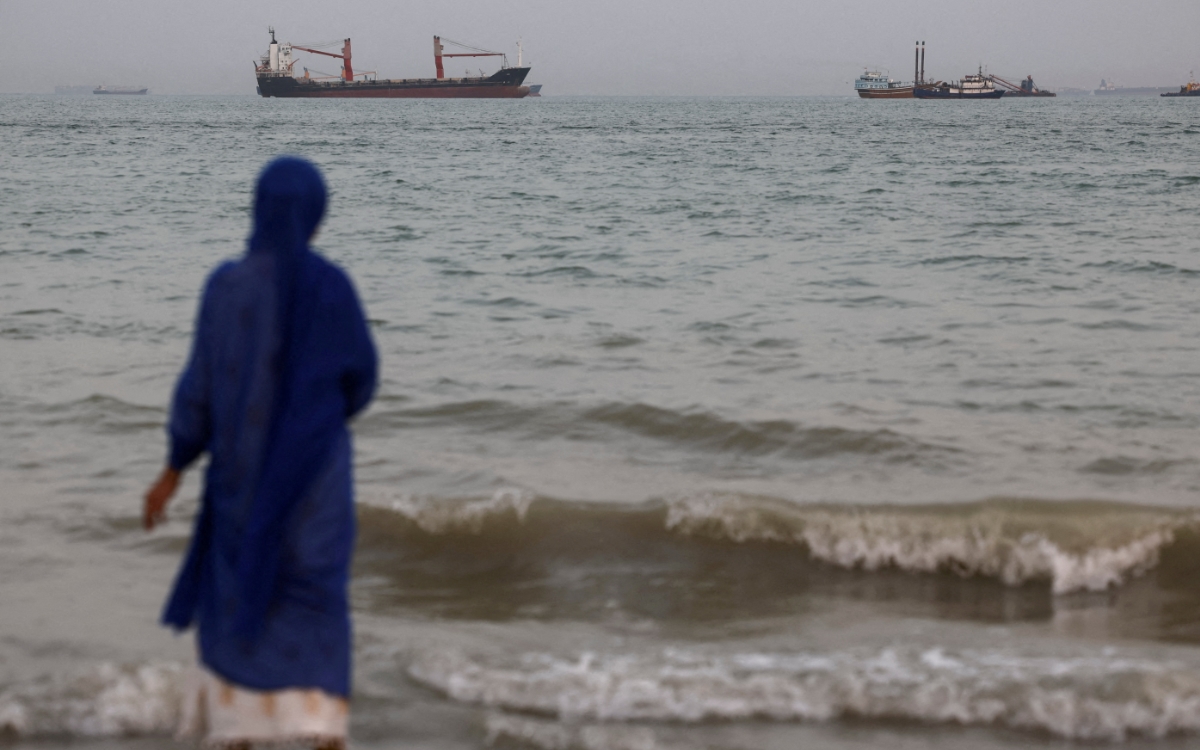 EE. UU. dice que ha ayudado a 900 barcos a cruzar Ormuz