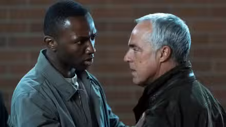Jamie Hector como Jerry Edgar y Titus Welliver como Harry Bosch en Bosch