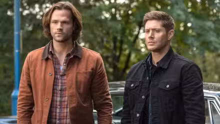Dean de Sobrenatural y Sam Winchester 