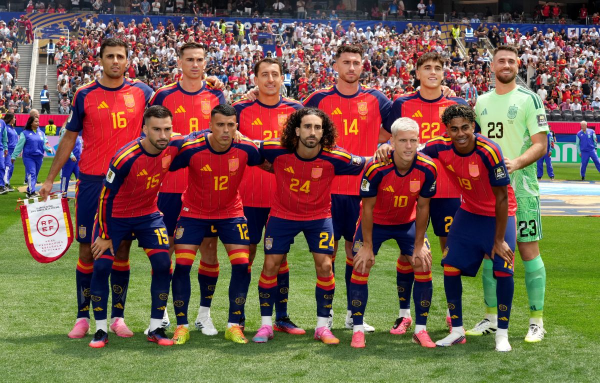 España sale en la final del Mundial con el mismo once que ante Francia y Bélgica