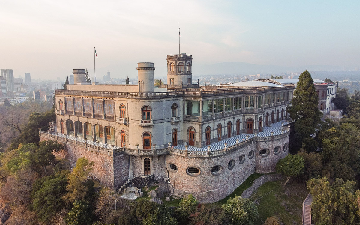FGR no encuentra conductas ilícitas por cena de la FIFA en el Castillo de Chapultepec