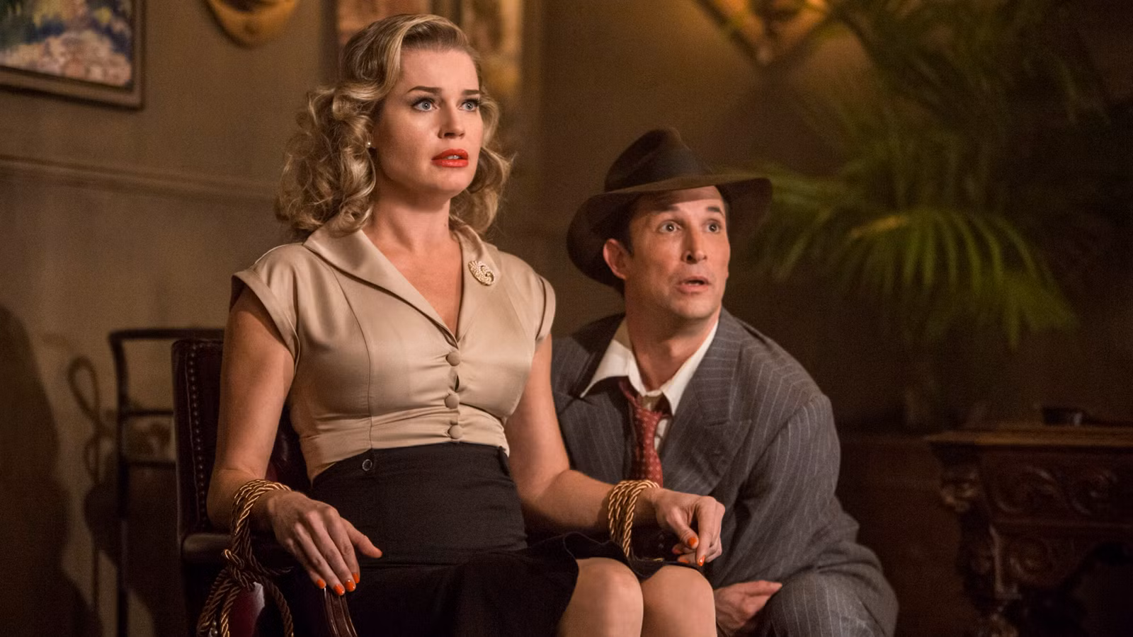 Flynn Carsen “Face-Off” de Noah Wyle y más OG Librarians regresan antes del estreno de la temporada 2 del próximo capítulo