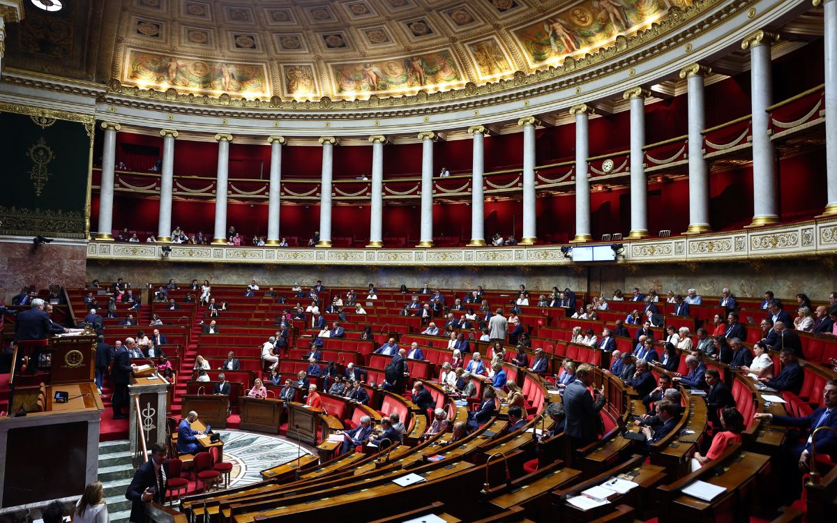 Francia aprueba la prohibición de las redes sociales a los menores de 15 años