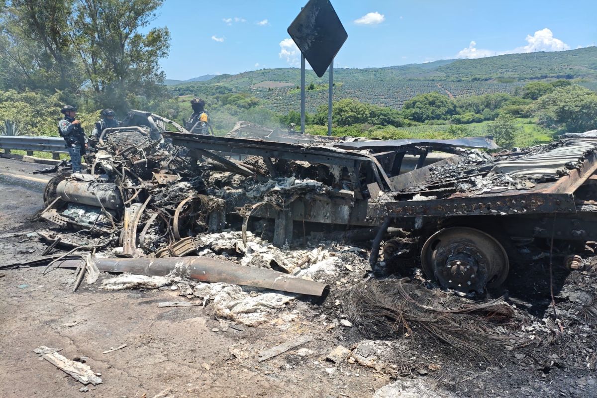 Gobierno de Nayarit confirma 10 fallecidos tras carambola en autopista