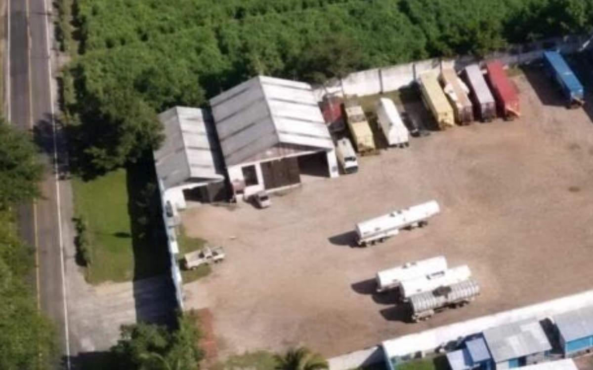 Hallan centro de almacenamiento de huachicol en Veracruz