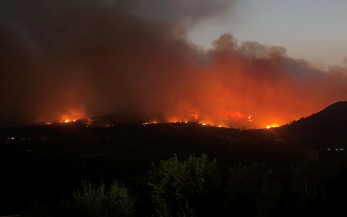 Incendios arrasan España y Francia: más de 325 mil personadas evacuadas