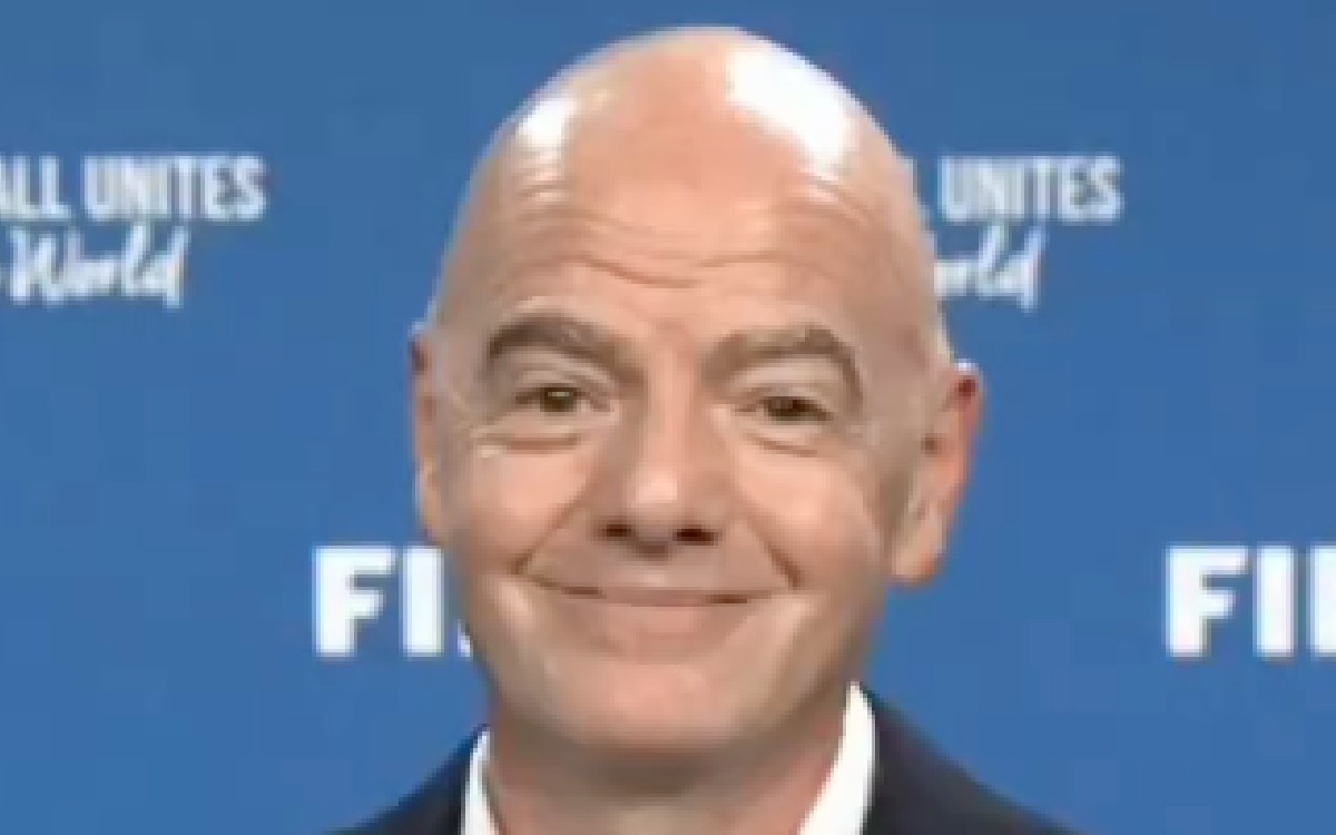 Infantino defiende su plan económico: ‘enriquecer la parte comercial del juego es el paso siguiente’