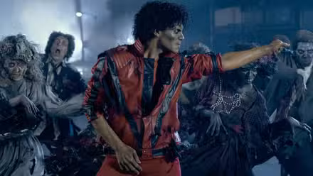 Jaafar Jackson interpretando Thriller como Michael Jackson en Michael