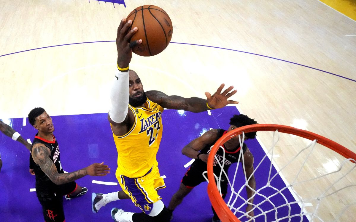 LeBron James ficha por los Philadelphia 76ers