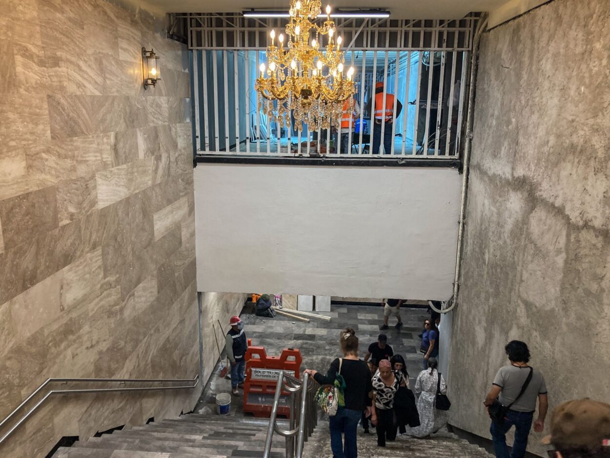 Pagó Metro 56 mil pesos por cada candelabro de la estación Hidalgo