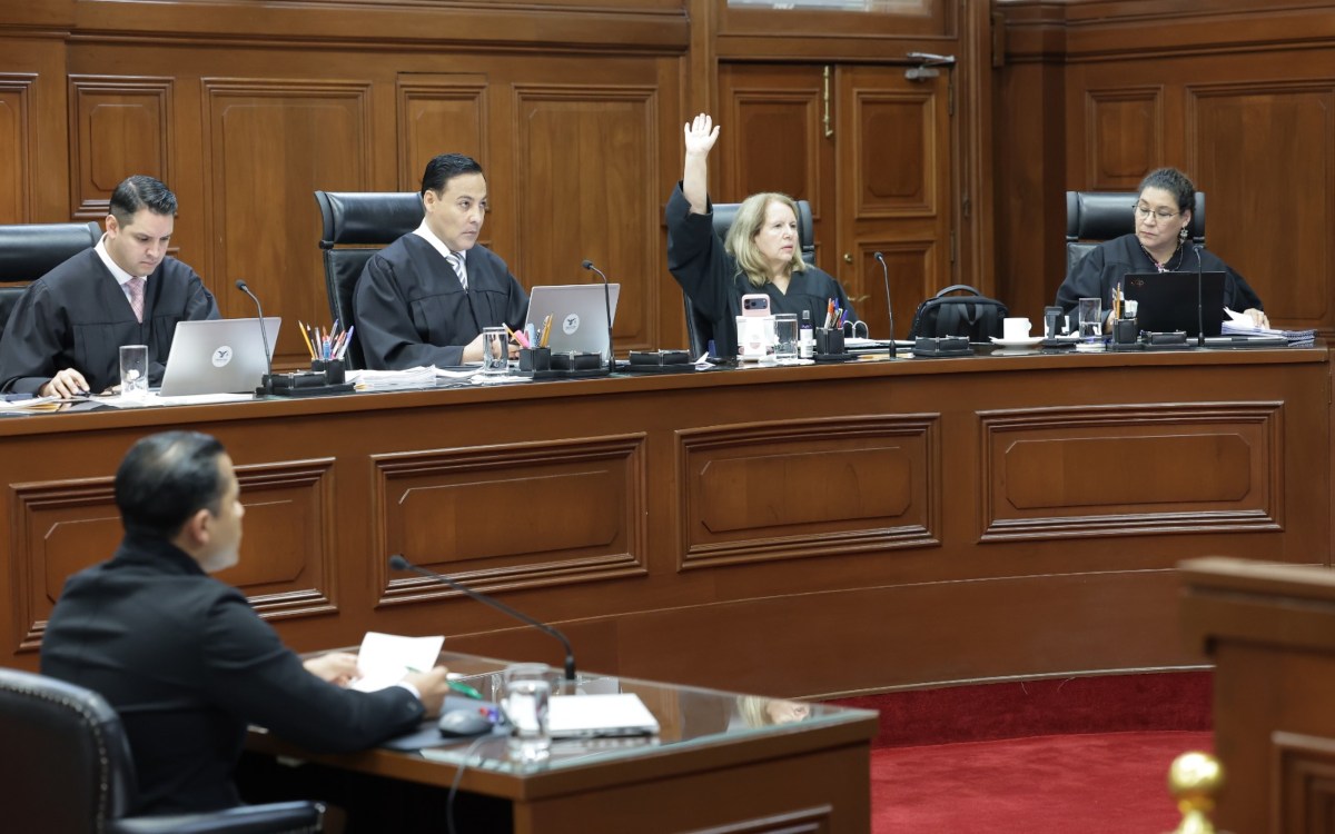 Suprema Corte atrae amparos que ordenaron crear 'Comisión de la Verdad' para Caso Ayotzinapa; Centro ProDH advierte que fallo viola derechos de víctimas